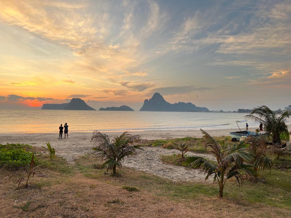 Grandmabalcony Bed & Breakfast Prachuap Khiri Khan Exterior photo