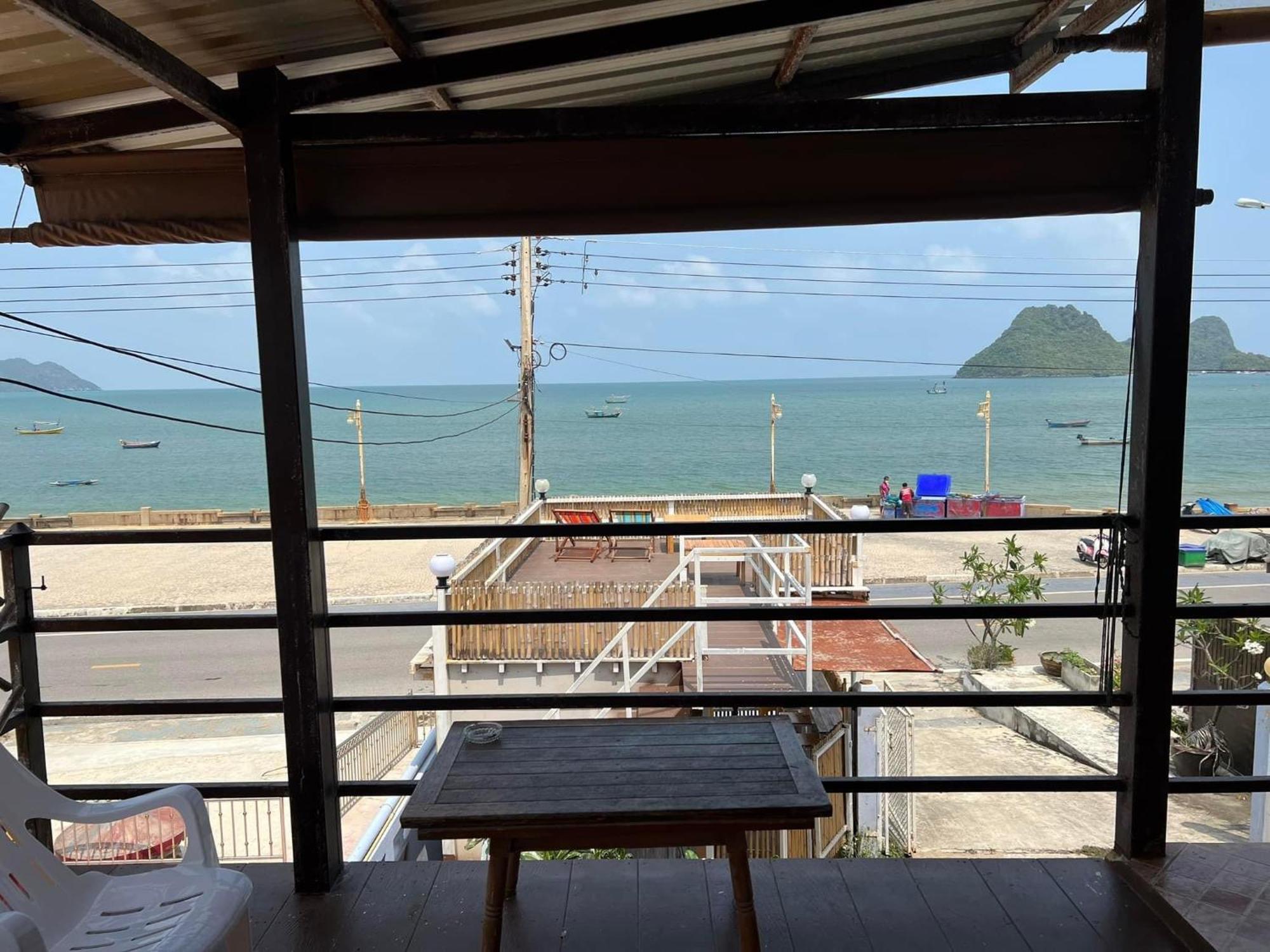 Grandmabalcony Bed & Breakfast Prachuap Khiri Khan Exterior photo